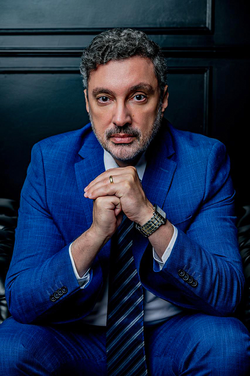 Dr. David Kaloglian Filho — Cirurgião Plástico